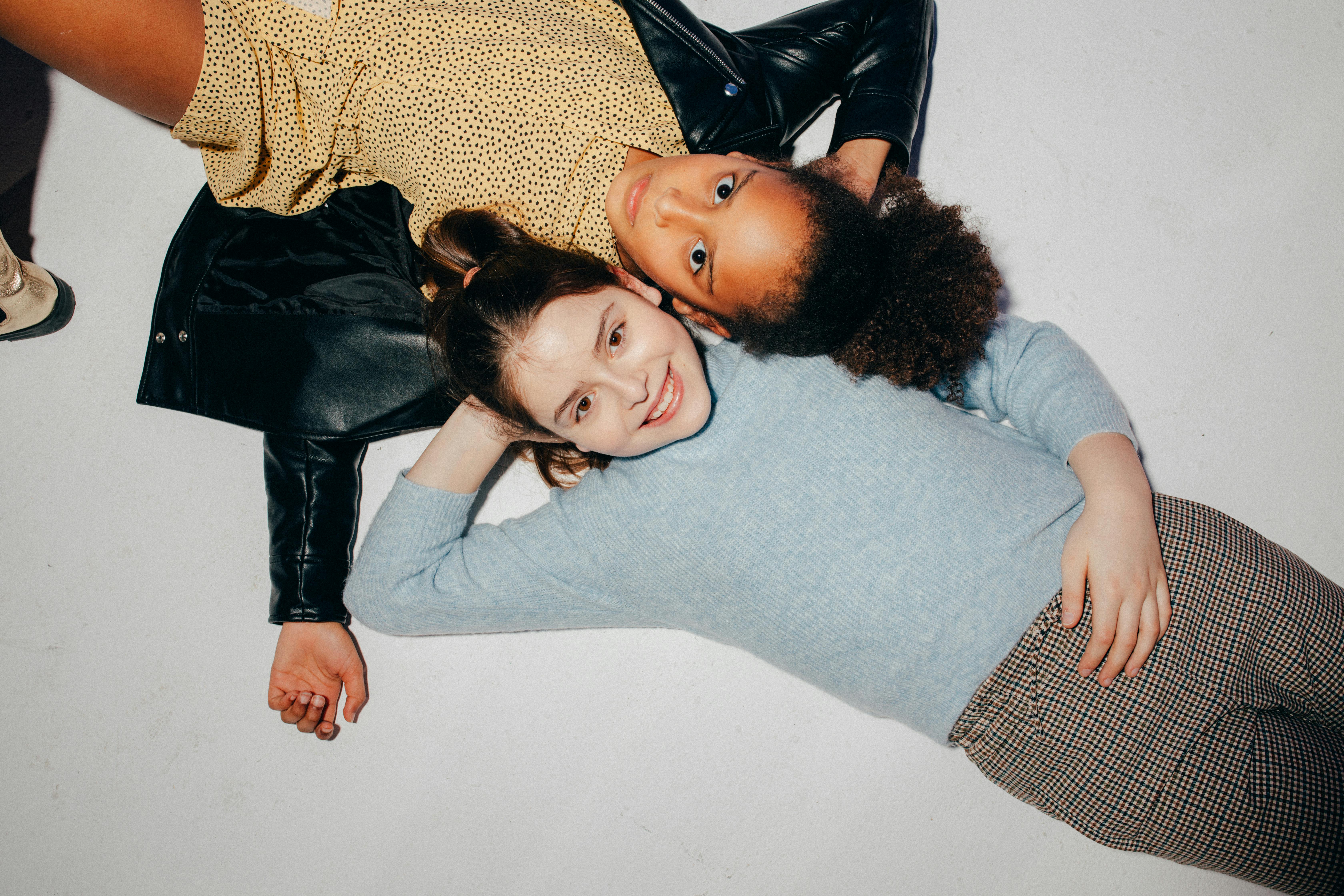 《电梯里的证人》海报